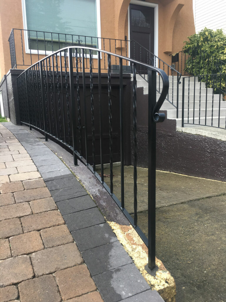 Guardrail for Driveway Wall - curved