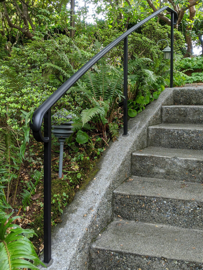 Classic Handrail with Slight Curve and Molded Top Cap